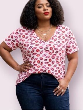 Torrid Lip Print Classic Pocket Tee Shirt Top White Red Pink Size 1X